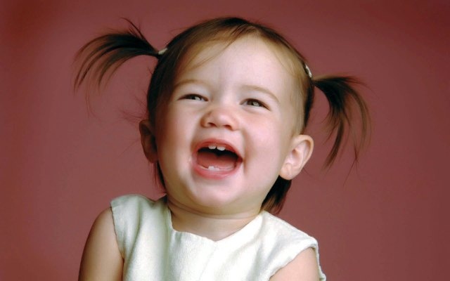متلازمة الضحك : الاعراض والاسباب وكيف تؤثر على الشخص